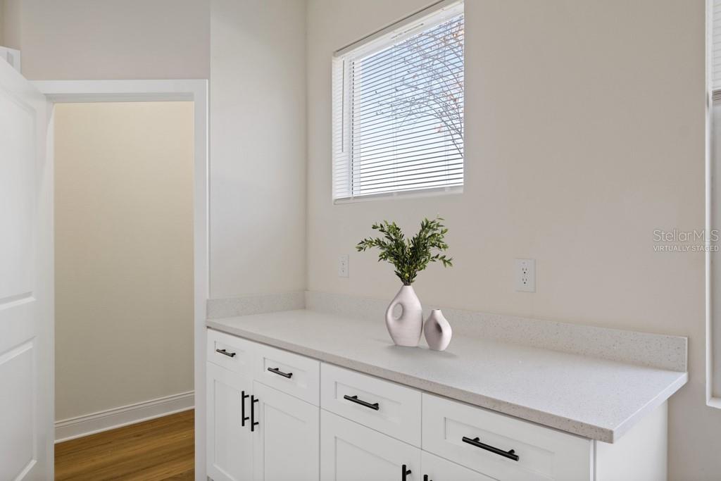 DREW PARK RE OF - Residential Lease