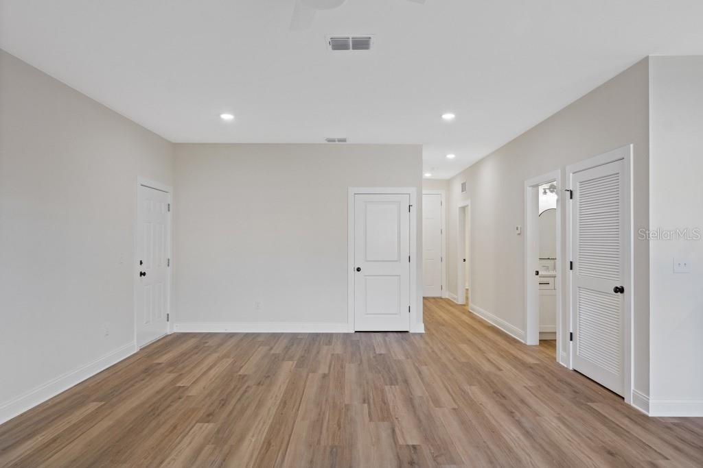 DREW PARK RE OF - Residential Lease