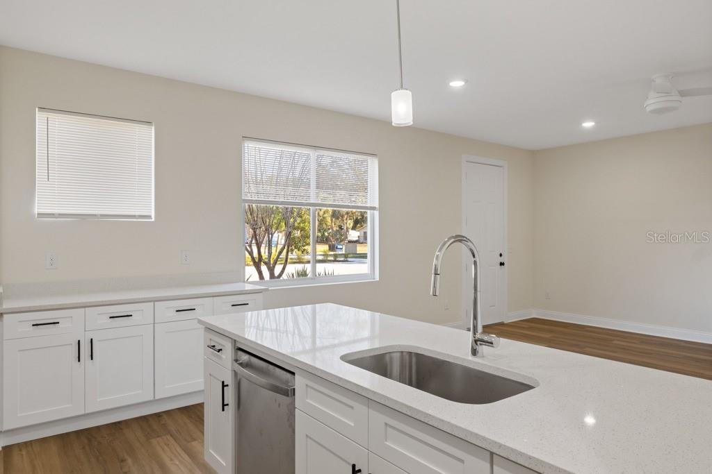 DREW PARK RE OF - Residential Lease