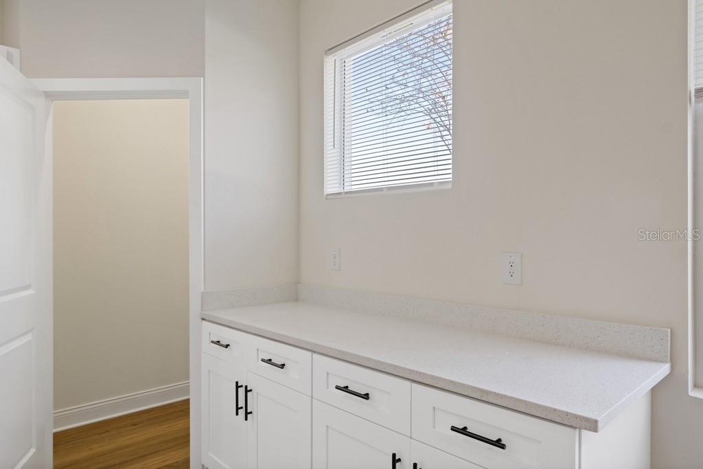 DREW PARK RE OF - Residential Lease