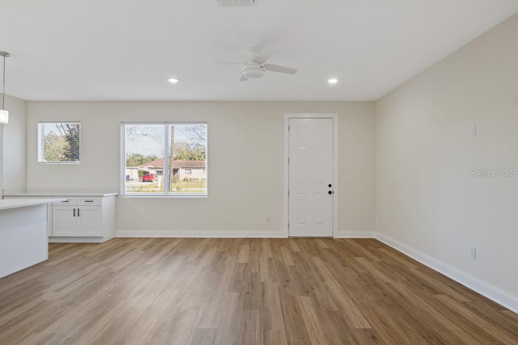 DREW PARK RE OF - Residential Lease