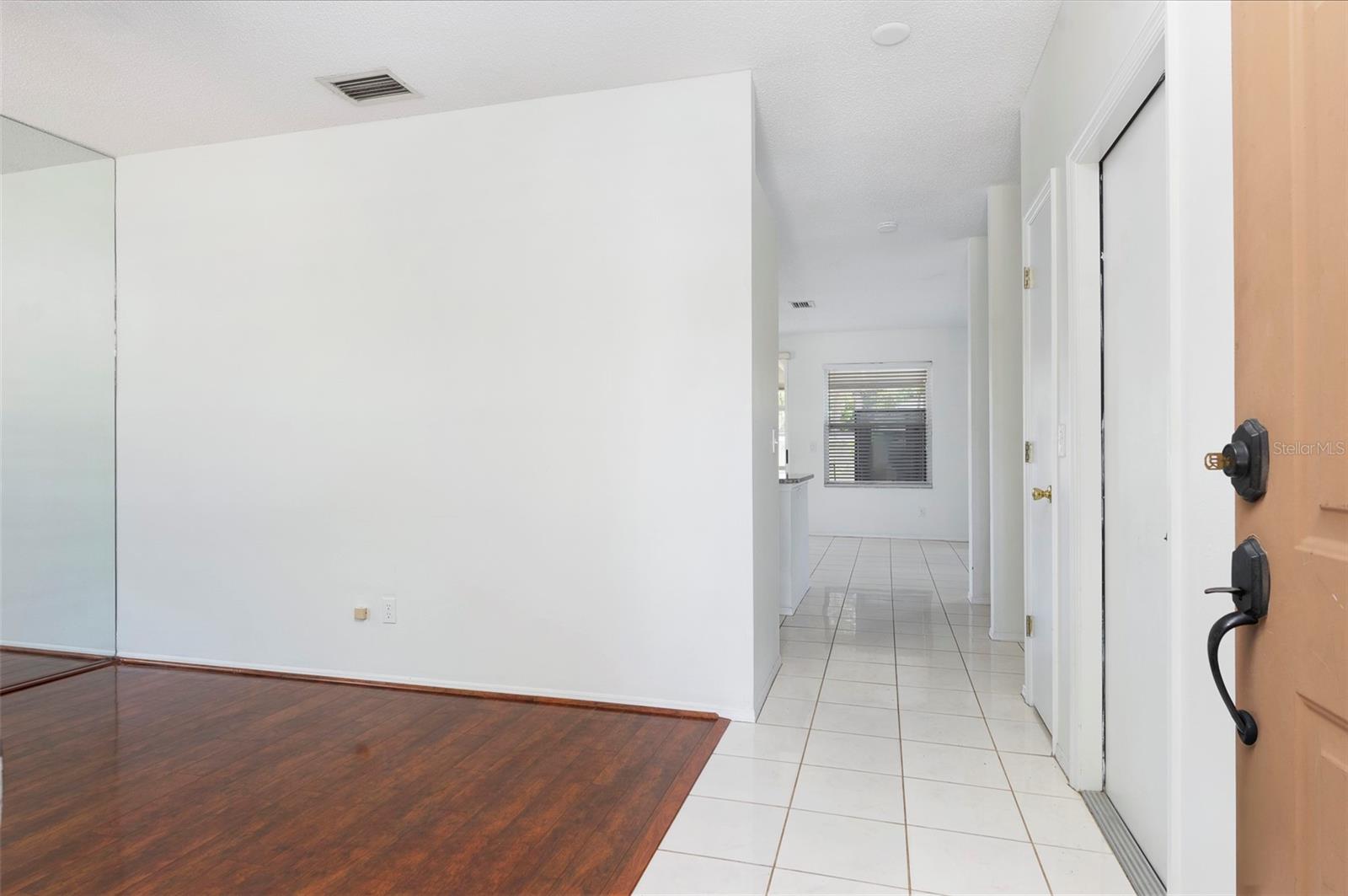 LE CLARE SHORES - Residential Lease