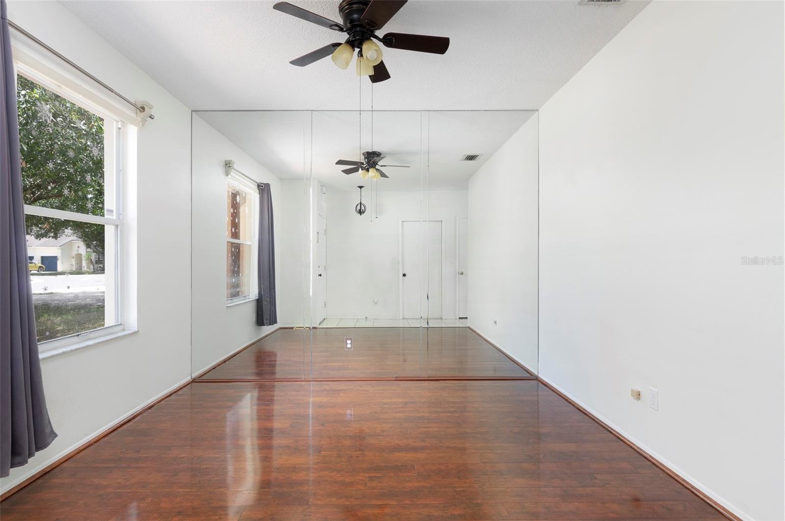 LE CLARE SHORES - Residential Lease