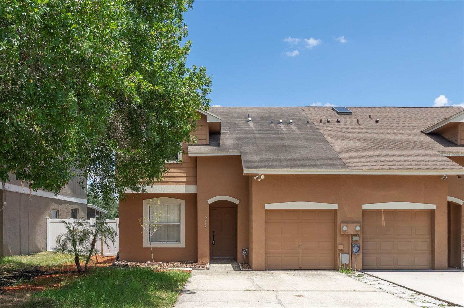 LE CLARE SHORES - Residential Lease