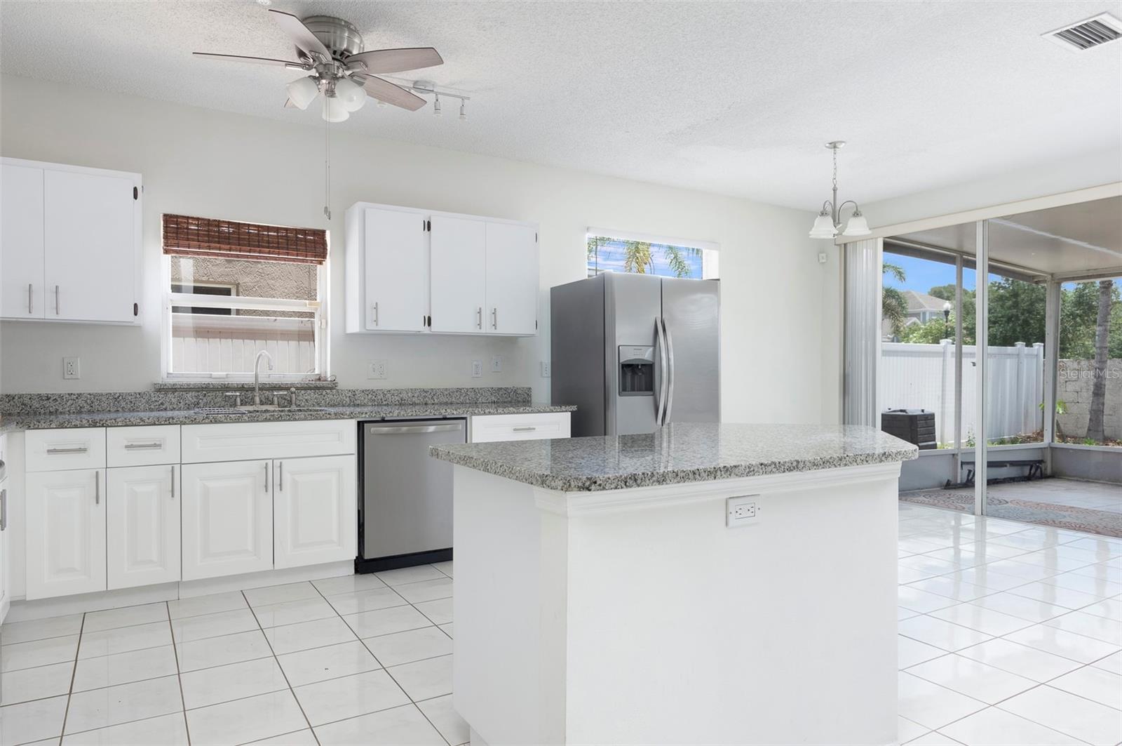 LE CLARE SHORES - Residential Lease