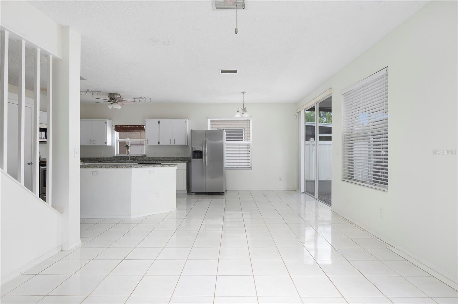 LE CLARE SHORES - Residential Lease
