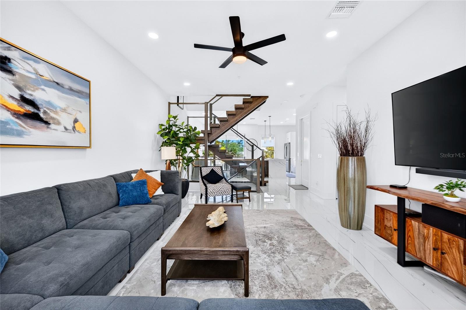 SCHOOL AVE TWNHMS - Residential