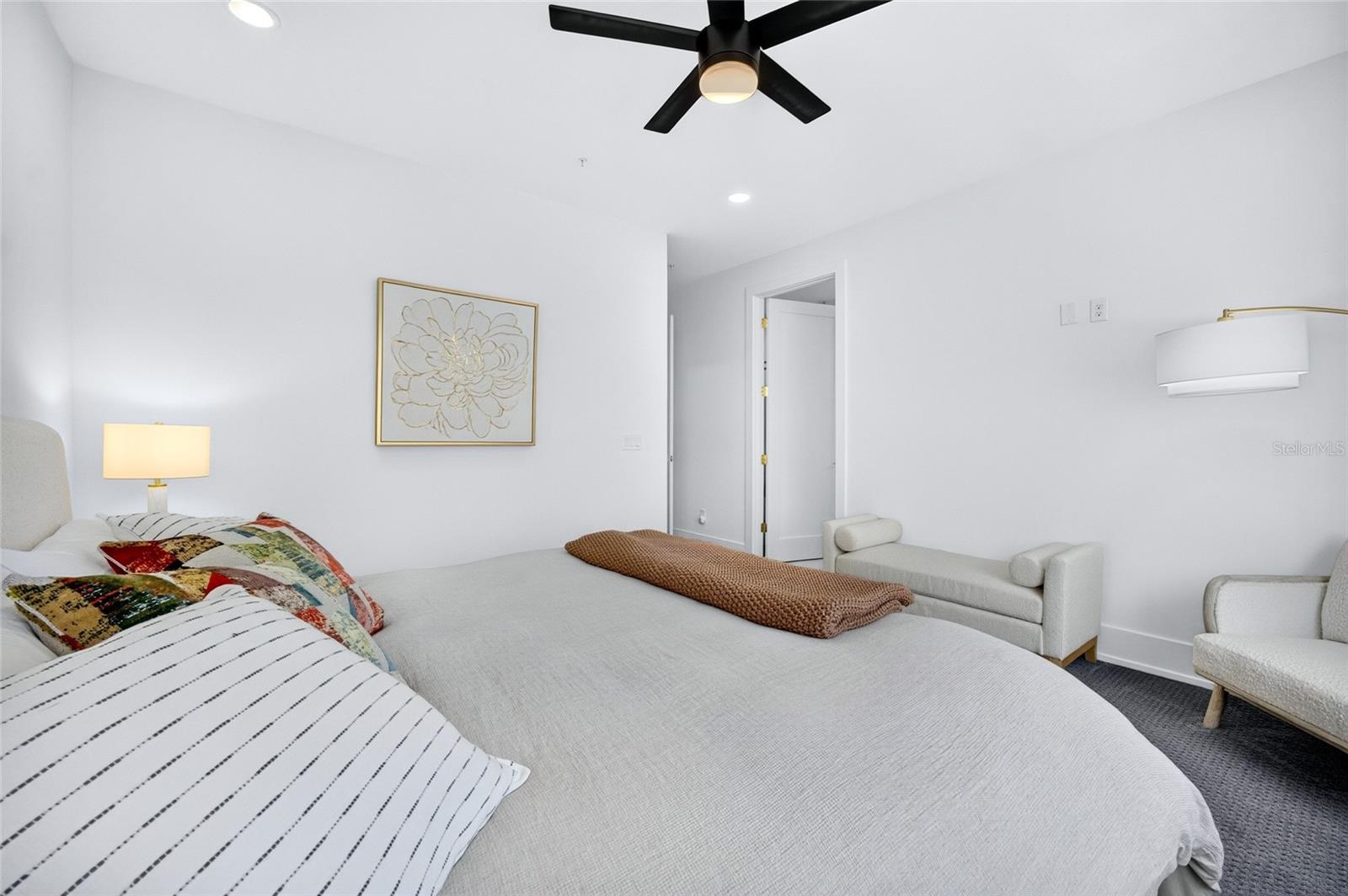SCHOOL AVE TWNHMS - Residential