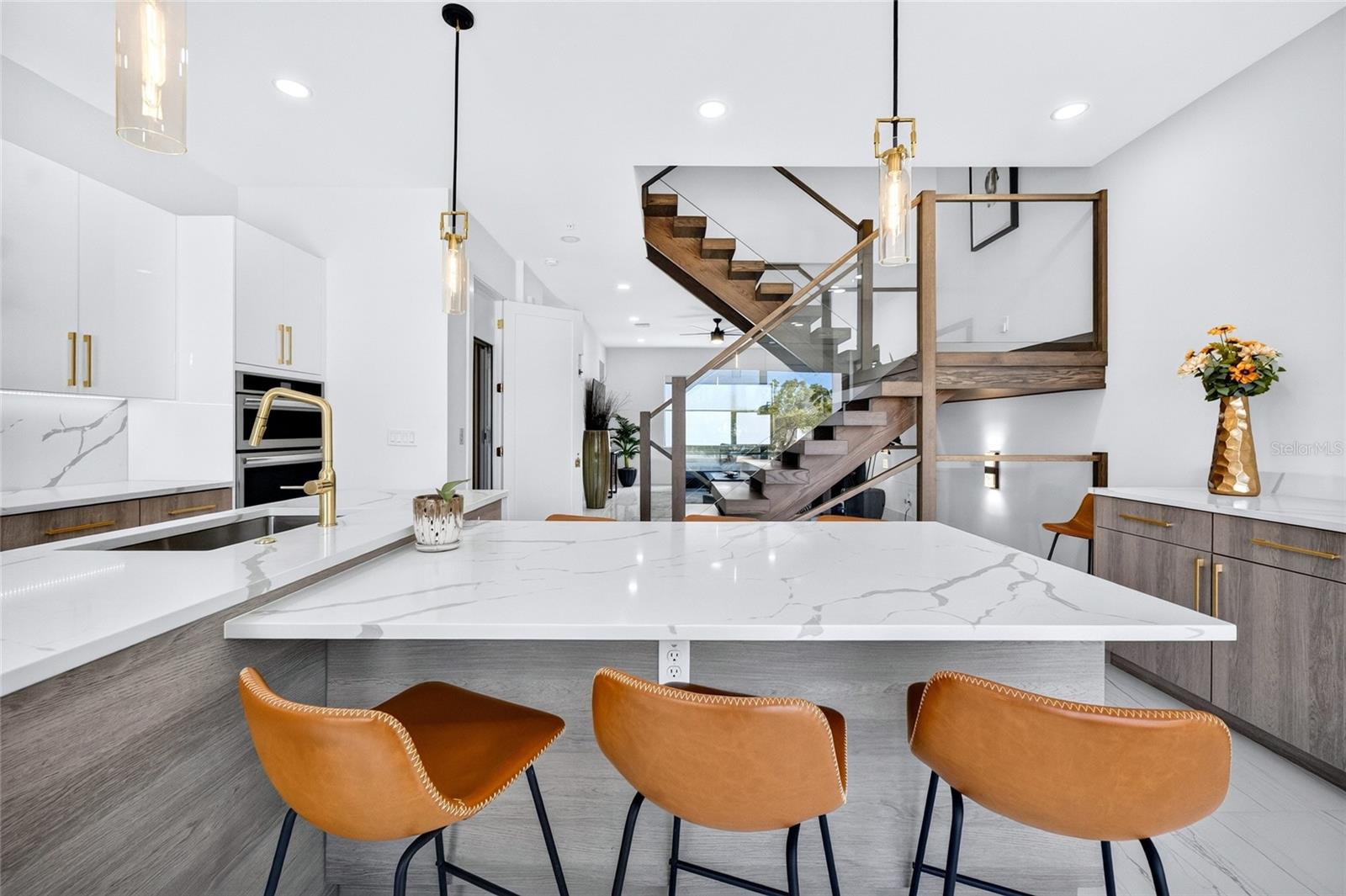 SCHOOL AVE TWNHMS - Residential