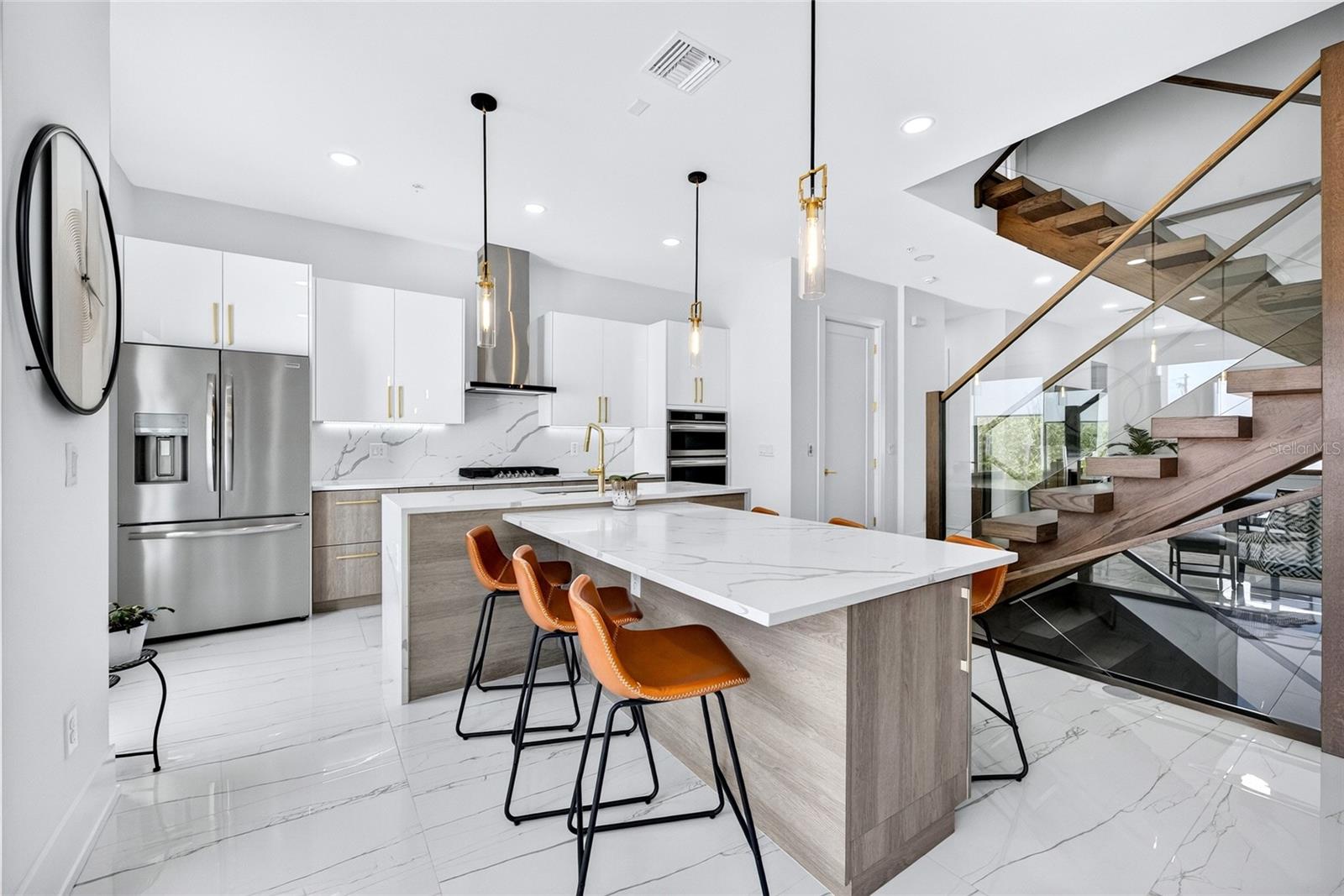 SCHOOL AVE TWNHMS - Residential