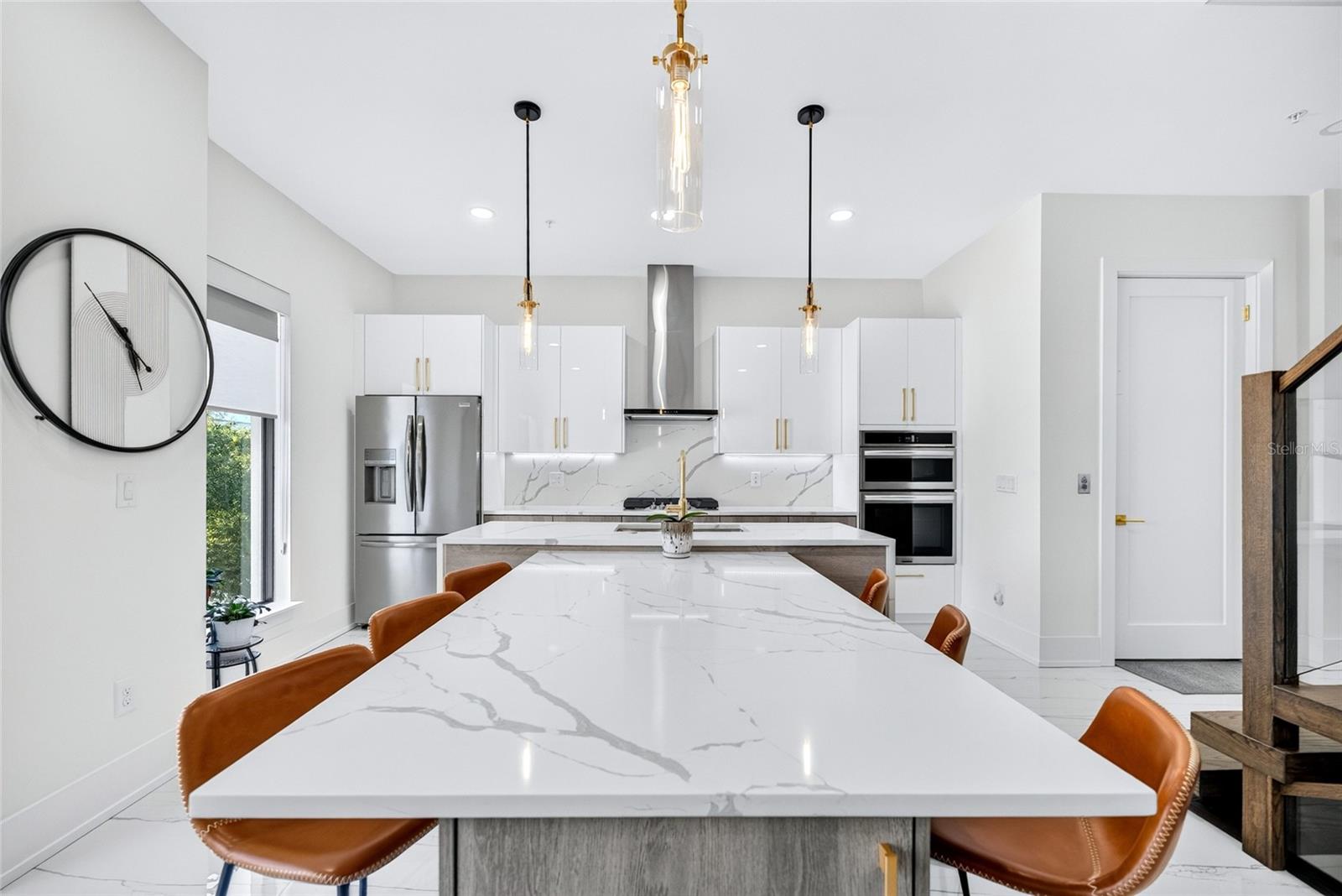 SCHOOL AVE TWNHMS - Residential