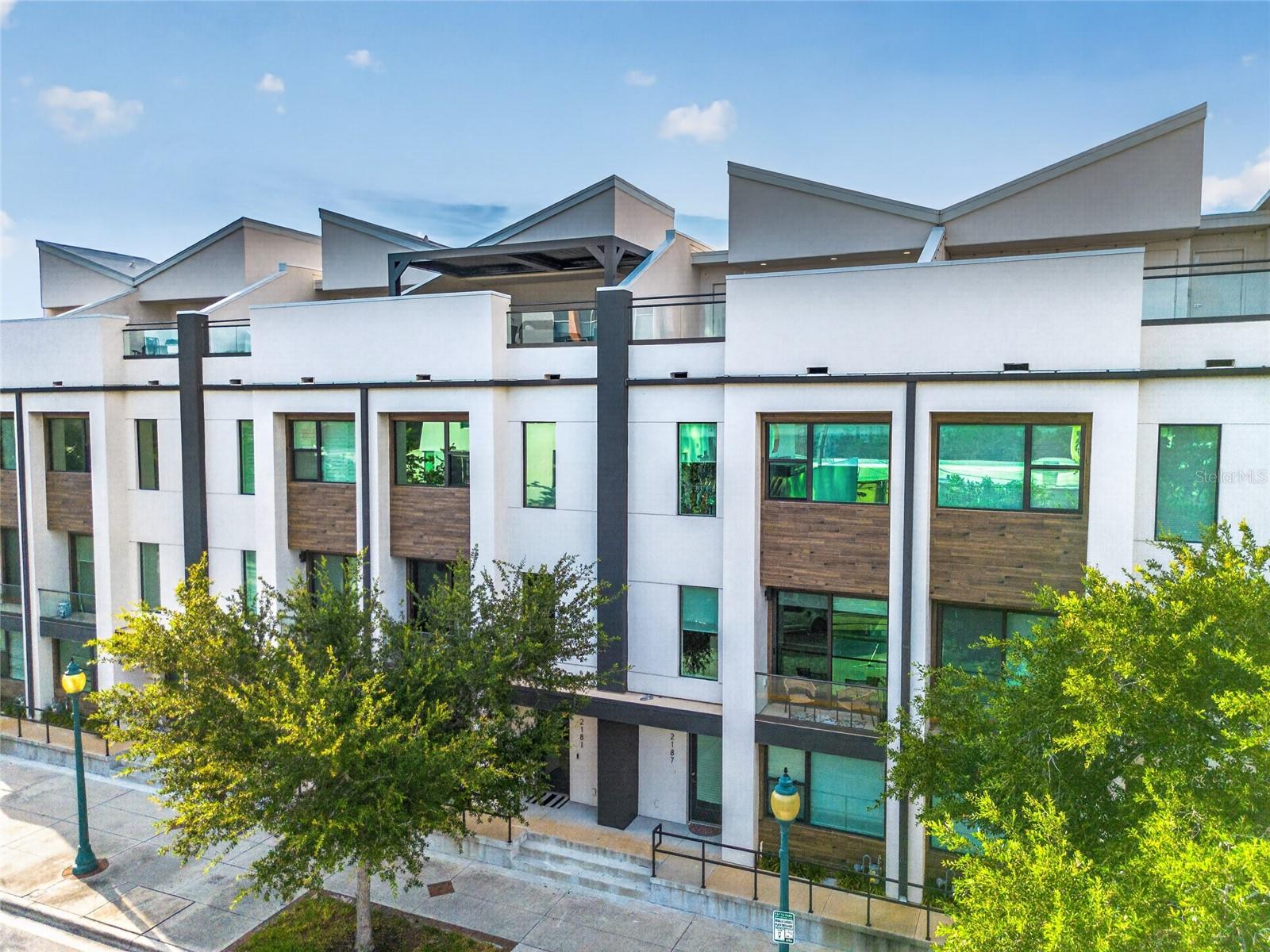 SCHOOL AVE TWNHMS - Residential