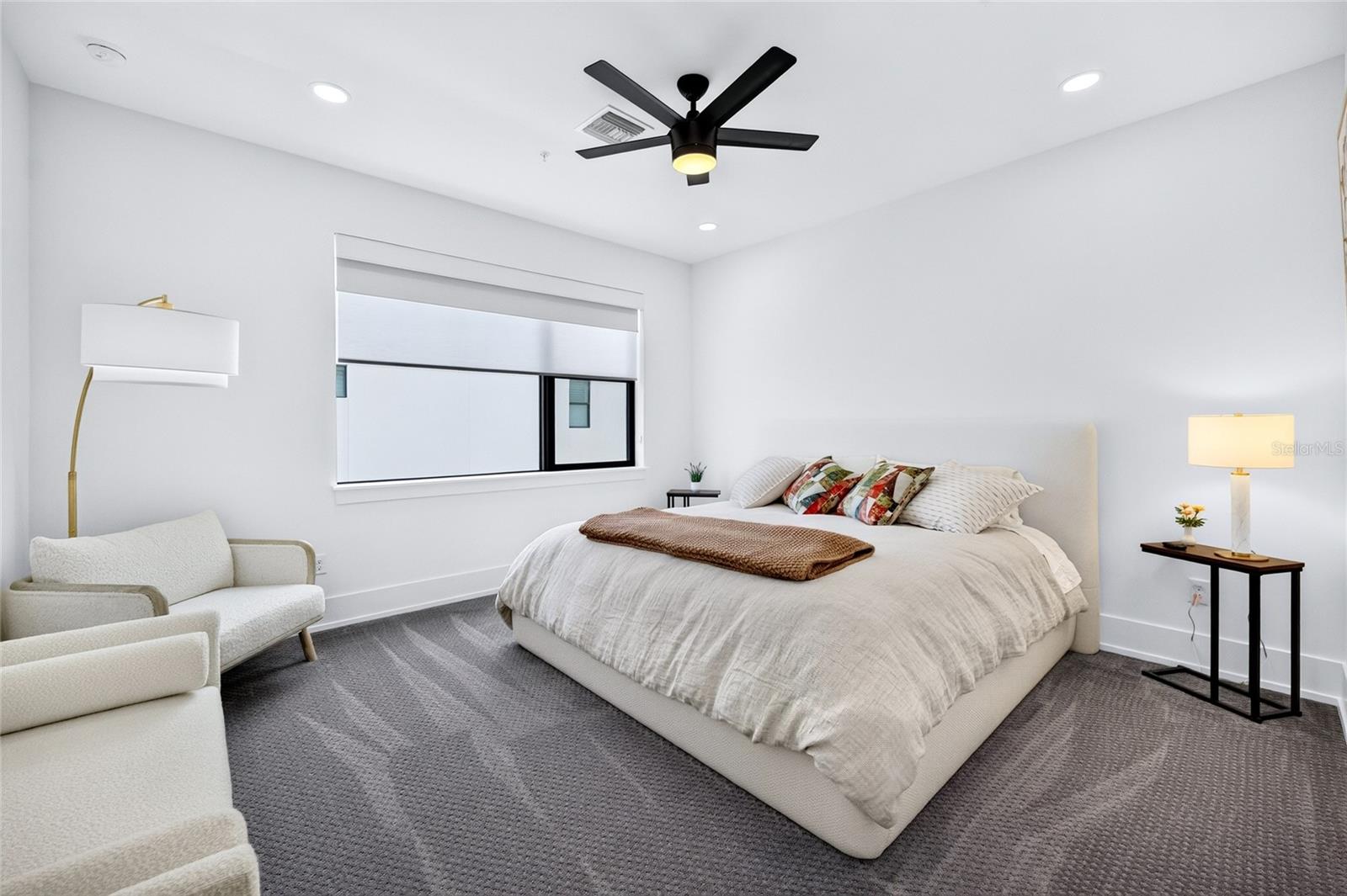 SCHOOL AVE TWNHMS - Residential