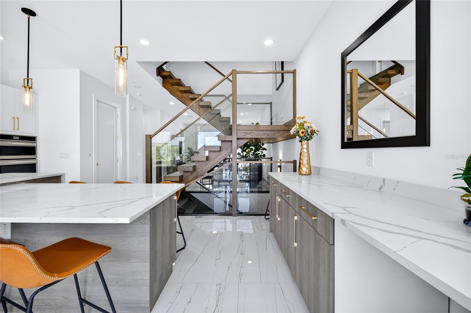 SCHOOL AVE TWNHMS - Residential