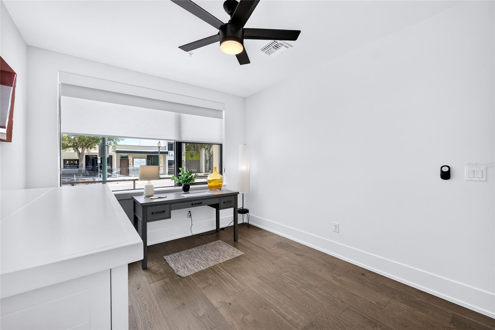 SCHOOL AVE TWNHMS - Residential