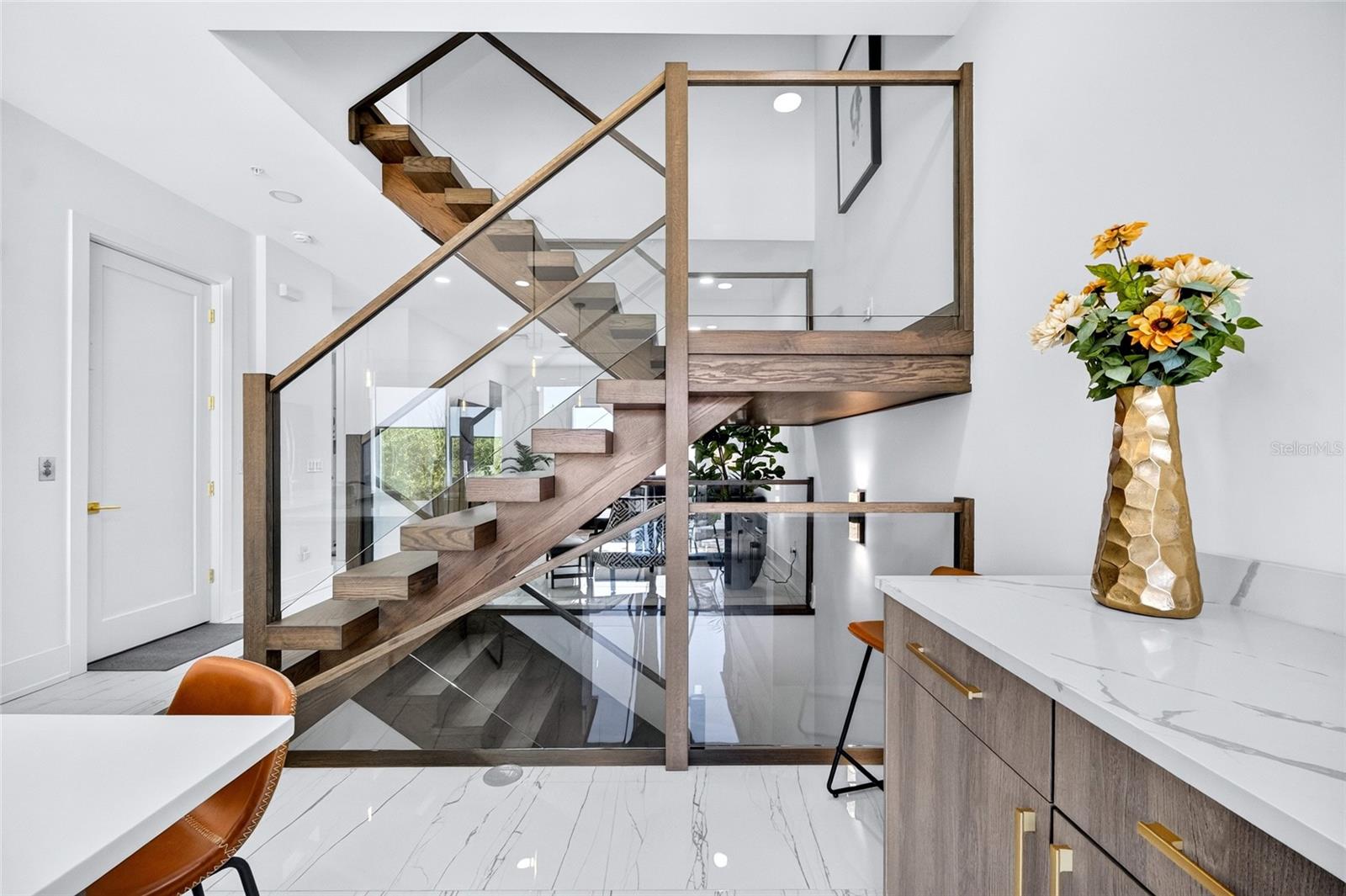 SCHOOL AVE TWNHMS - Residential