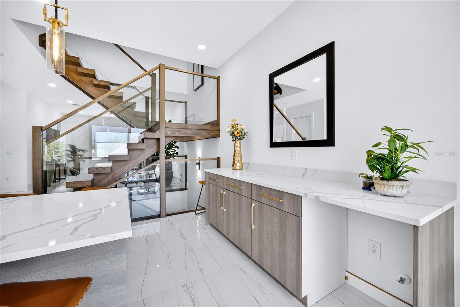 SCHOOL AVE TWNHMS - Residential