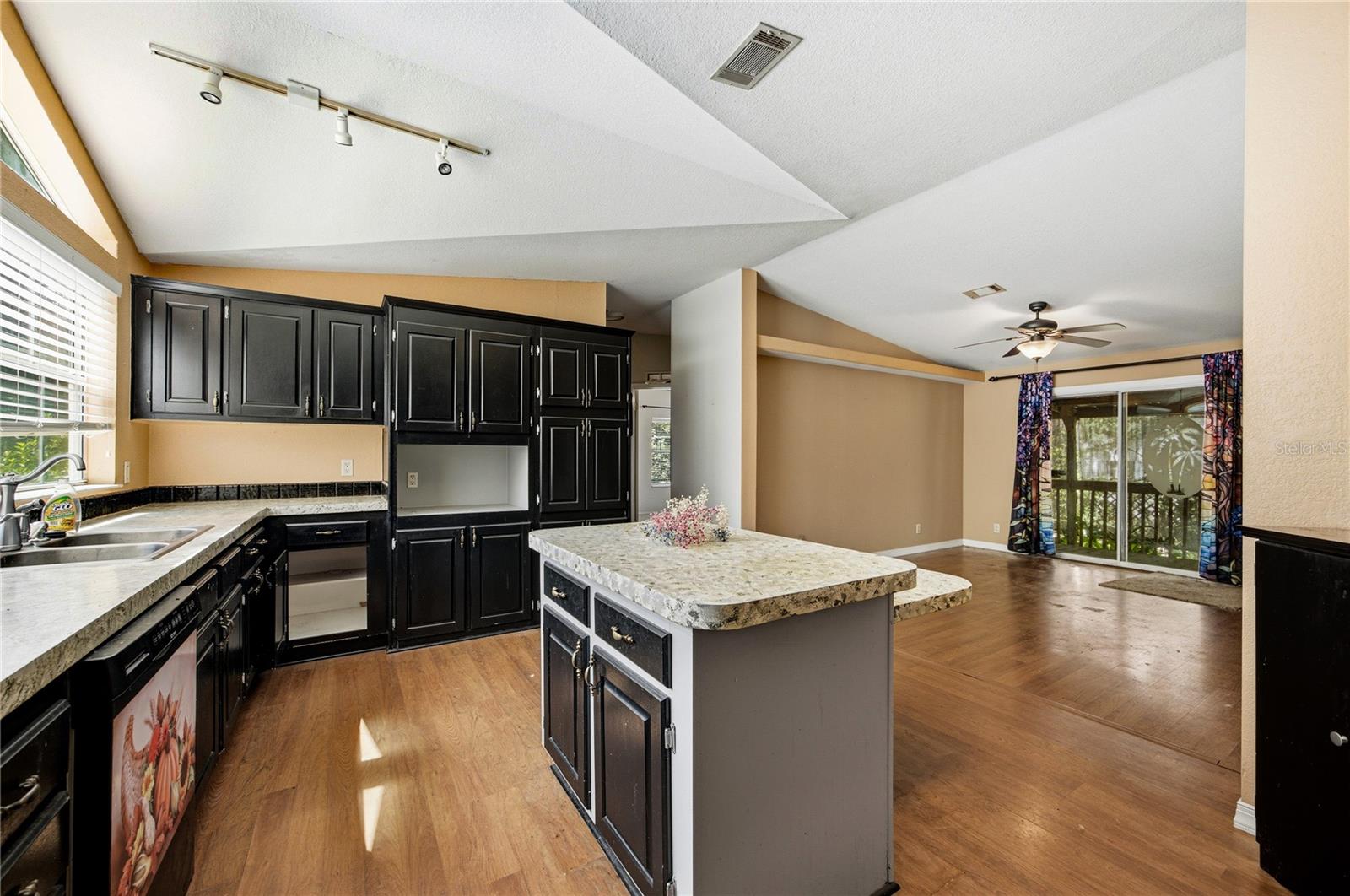 INTERLACHEN LAKES ESTATES - Residential