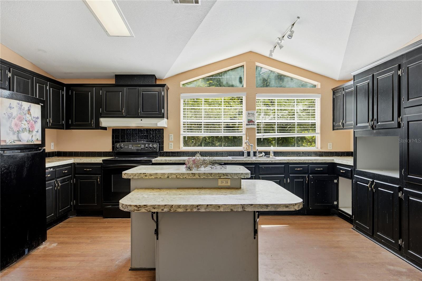 INTERLACHEN LAKES ESTATES - Residential