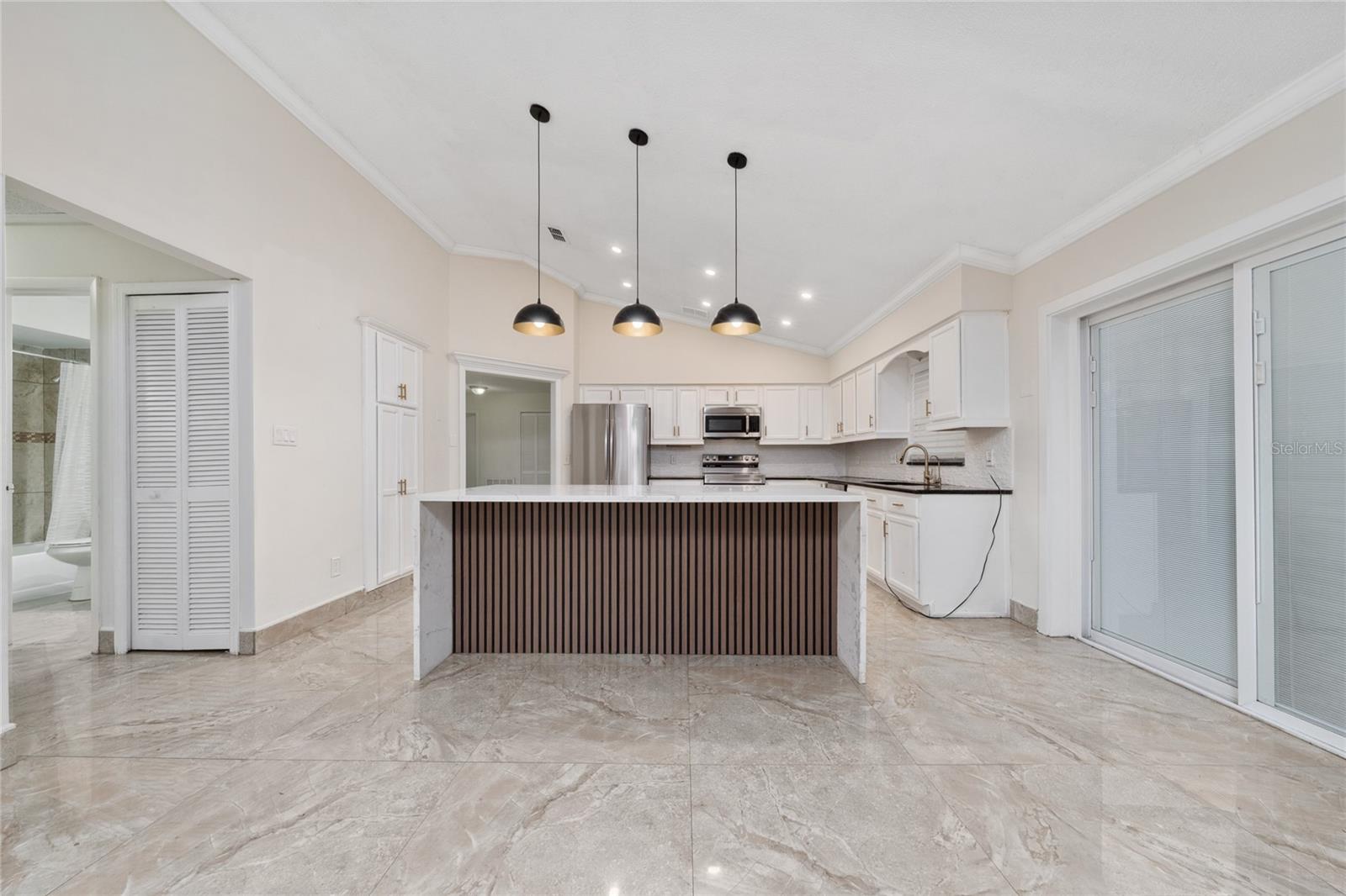BVL UNIT 11 3RD ADD - Residential