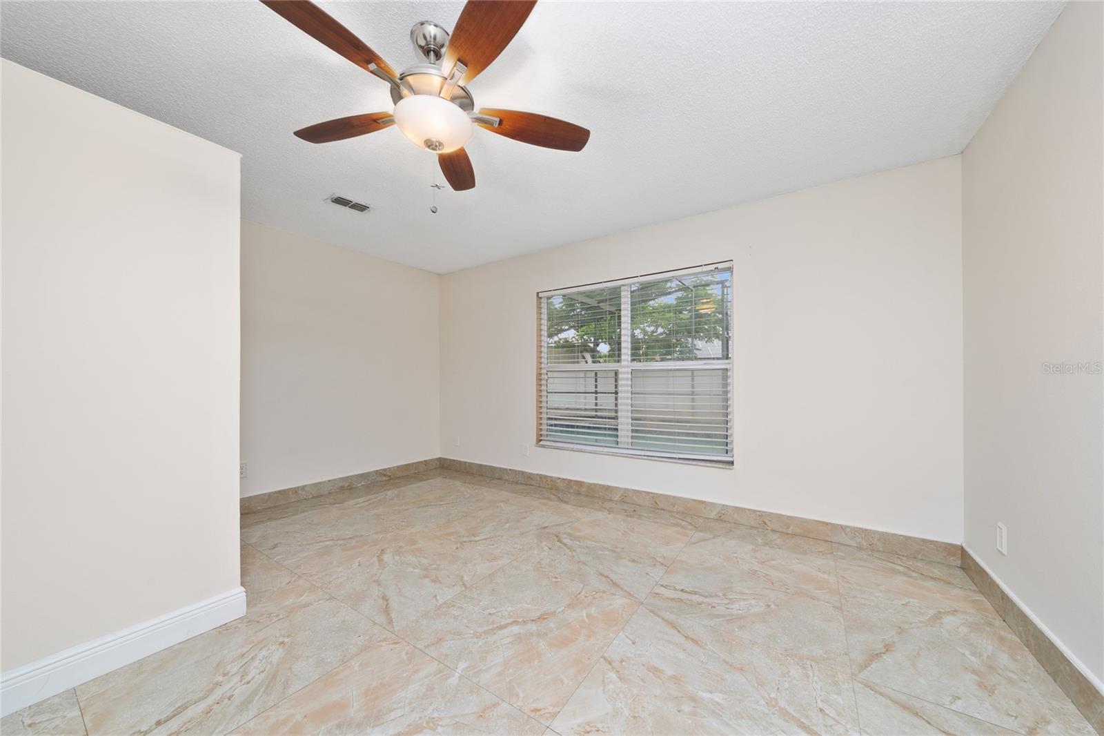 BVL UNIT 11 3RD ADD - Residential