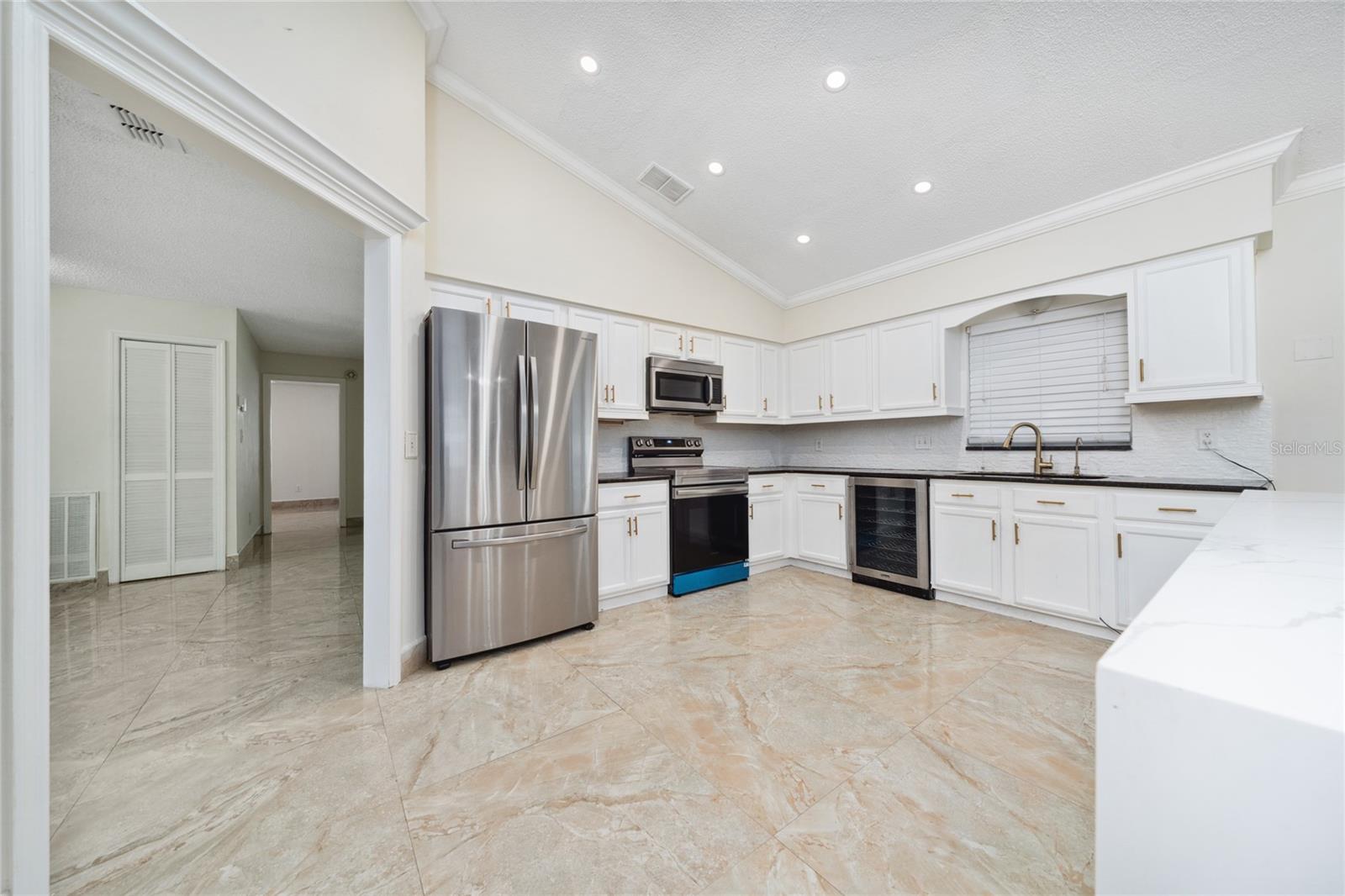 BVL UNIT 11 3RD ADD - Residential
