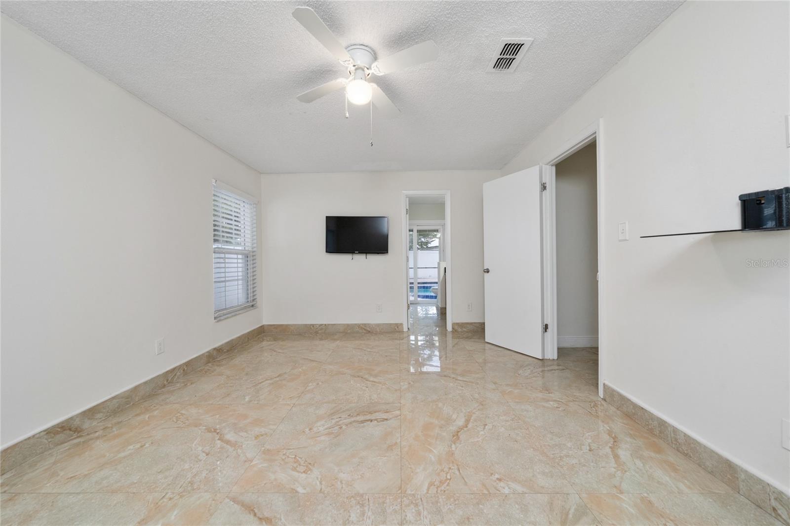 BVL UNIT 11 3RD ADD - Residential