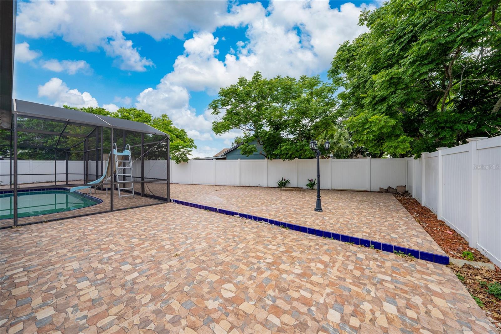 BVL UNIT 11 3RD ADD - Residential