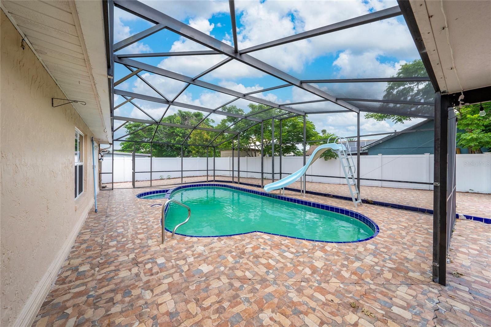 BVL UNIT 11 3RD ADD - Residential