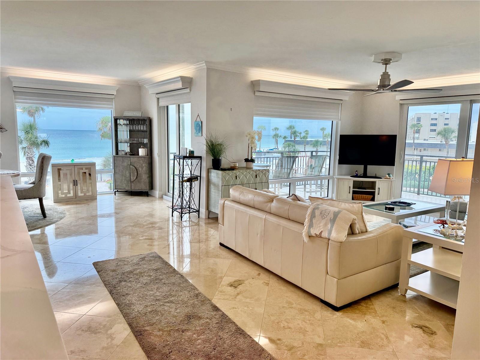ISLANDS WEST - Residential