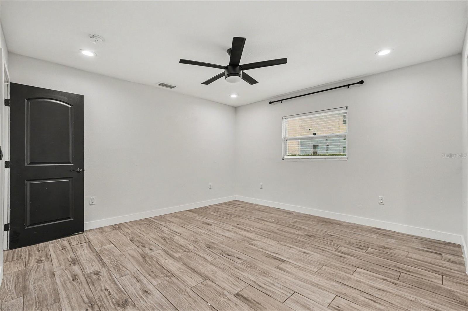 LA VERGNE 1ST ADD - Residential