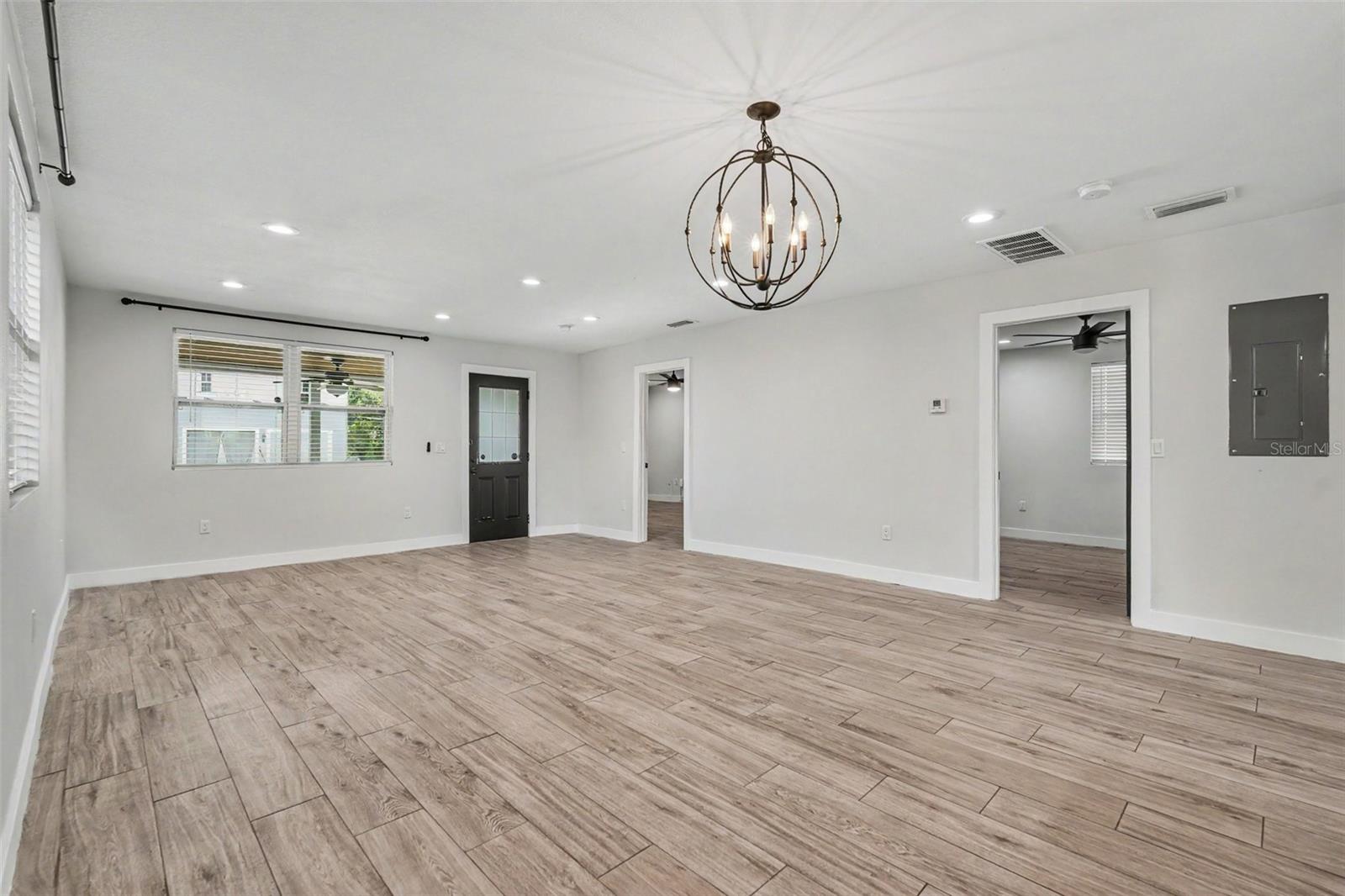 LA VERGNE 1ST ADD - Residential