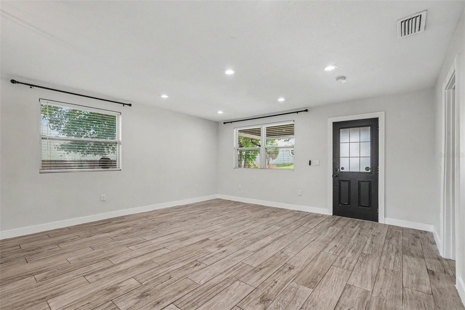 LA VERGNE 1ST ADD - Residential