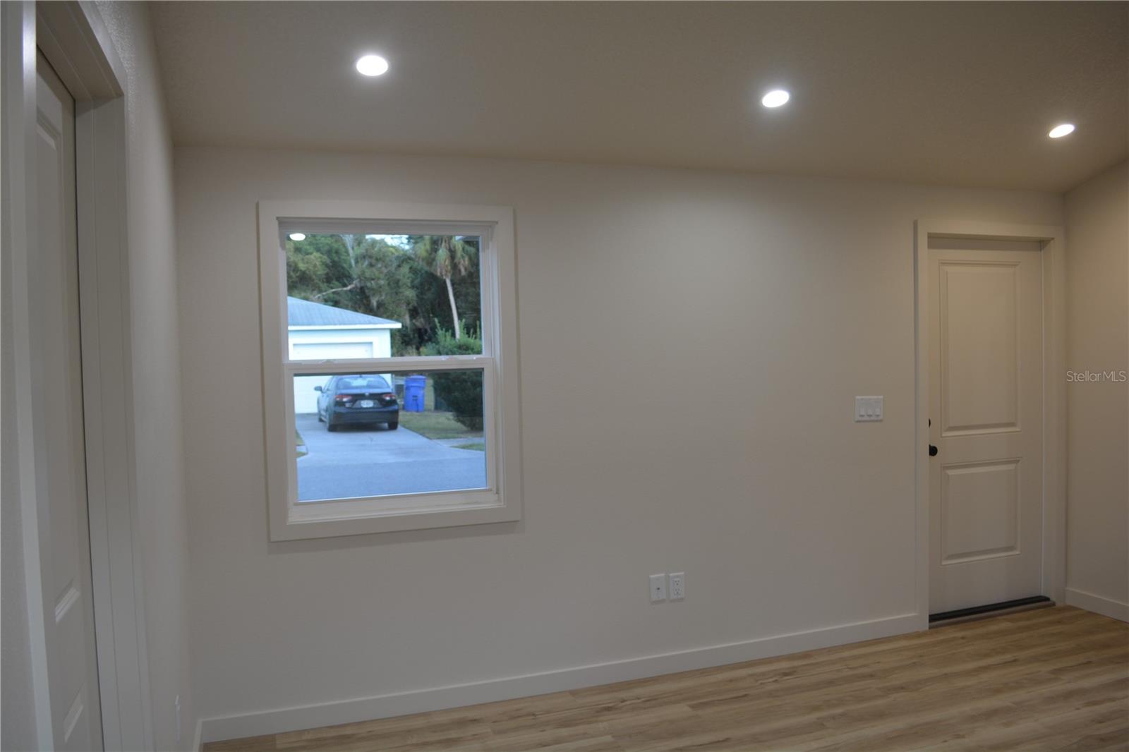 MILTON SQUARE - Residential