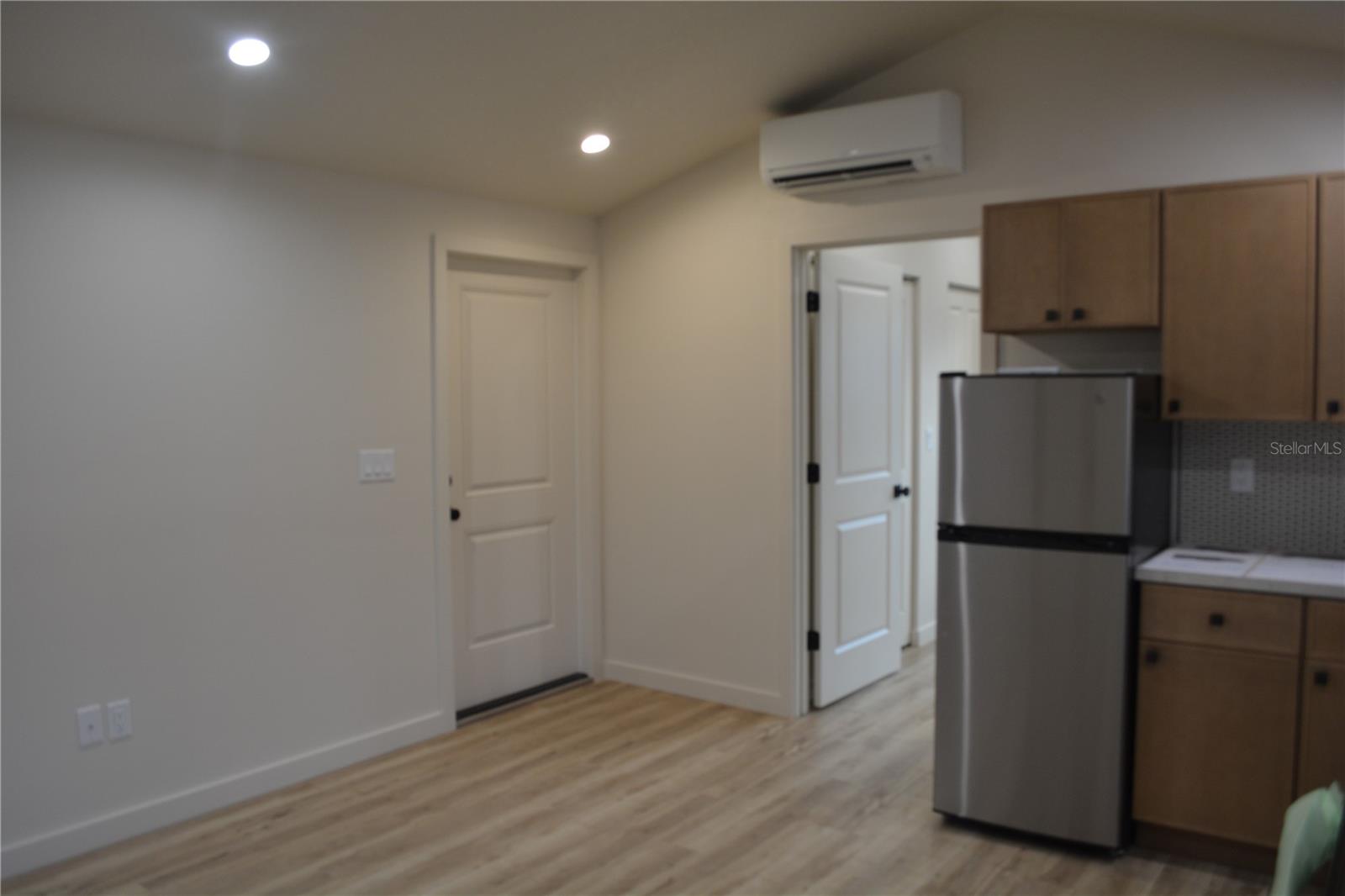 MILTON SQUARE - Residential