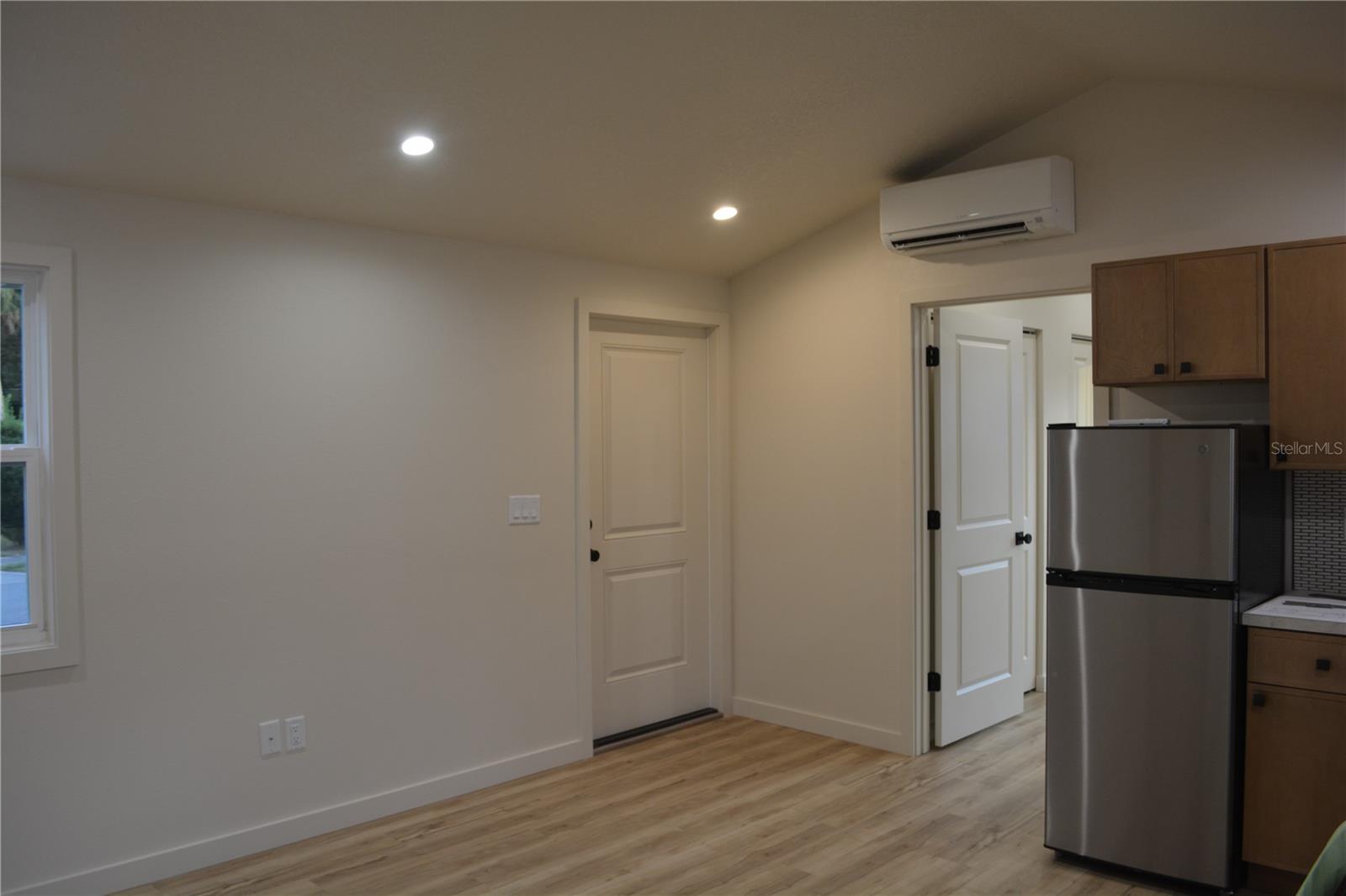 MILTON SQUARE - Residential