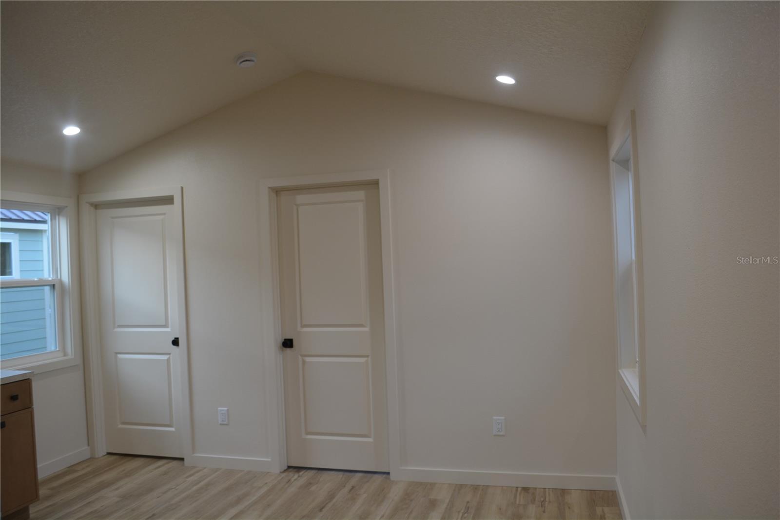 MILTON SQUARE - Residential