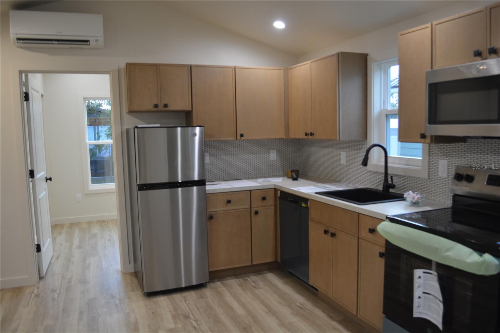 MILTON SQUARE - Residential