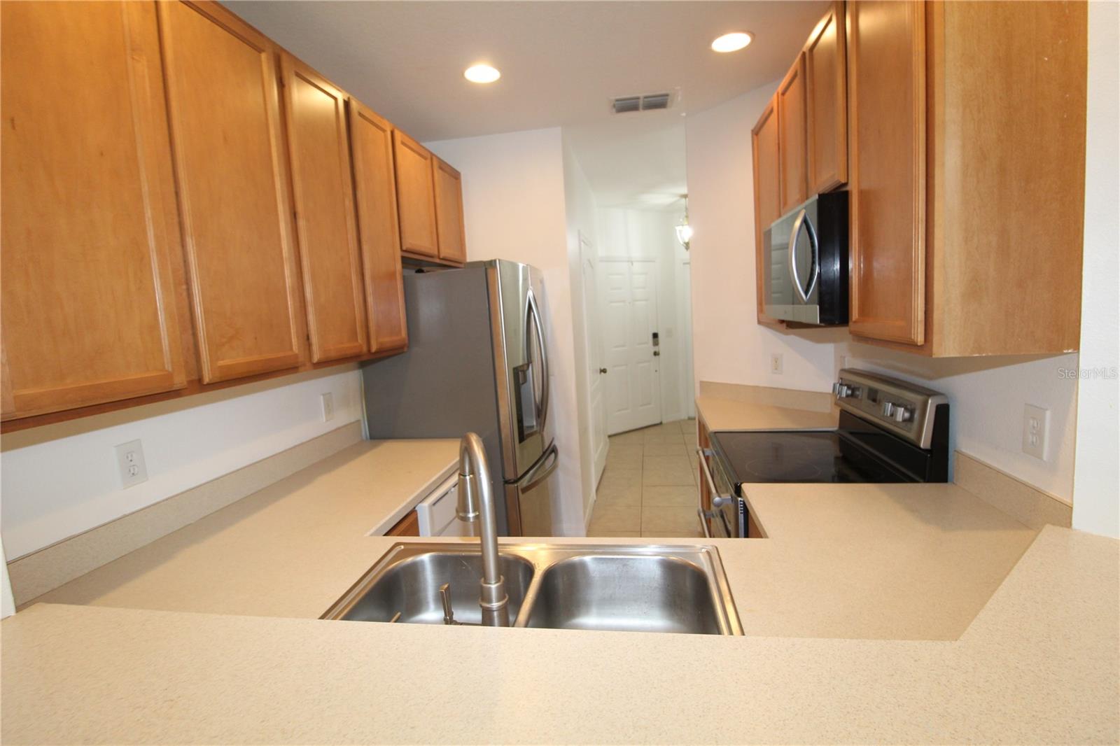 SAVANNAH PINES CONDO - Residential Lease