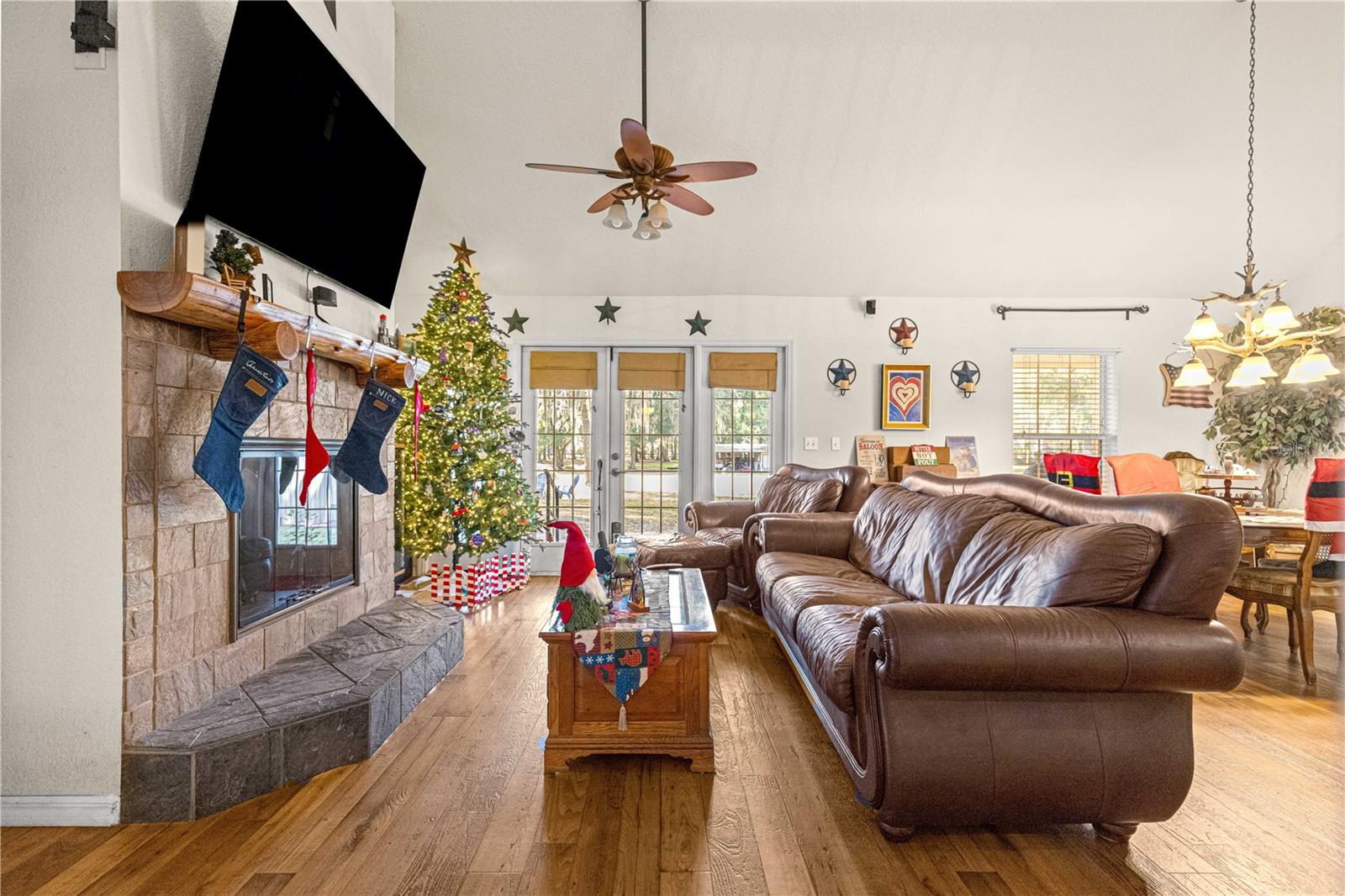 MEADOWBROOK RANCHES - Residential