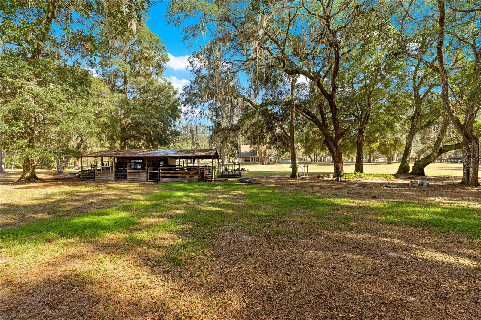 MEADOWBROOK RANCHES - Residential