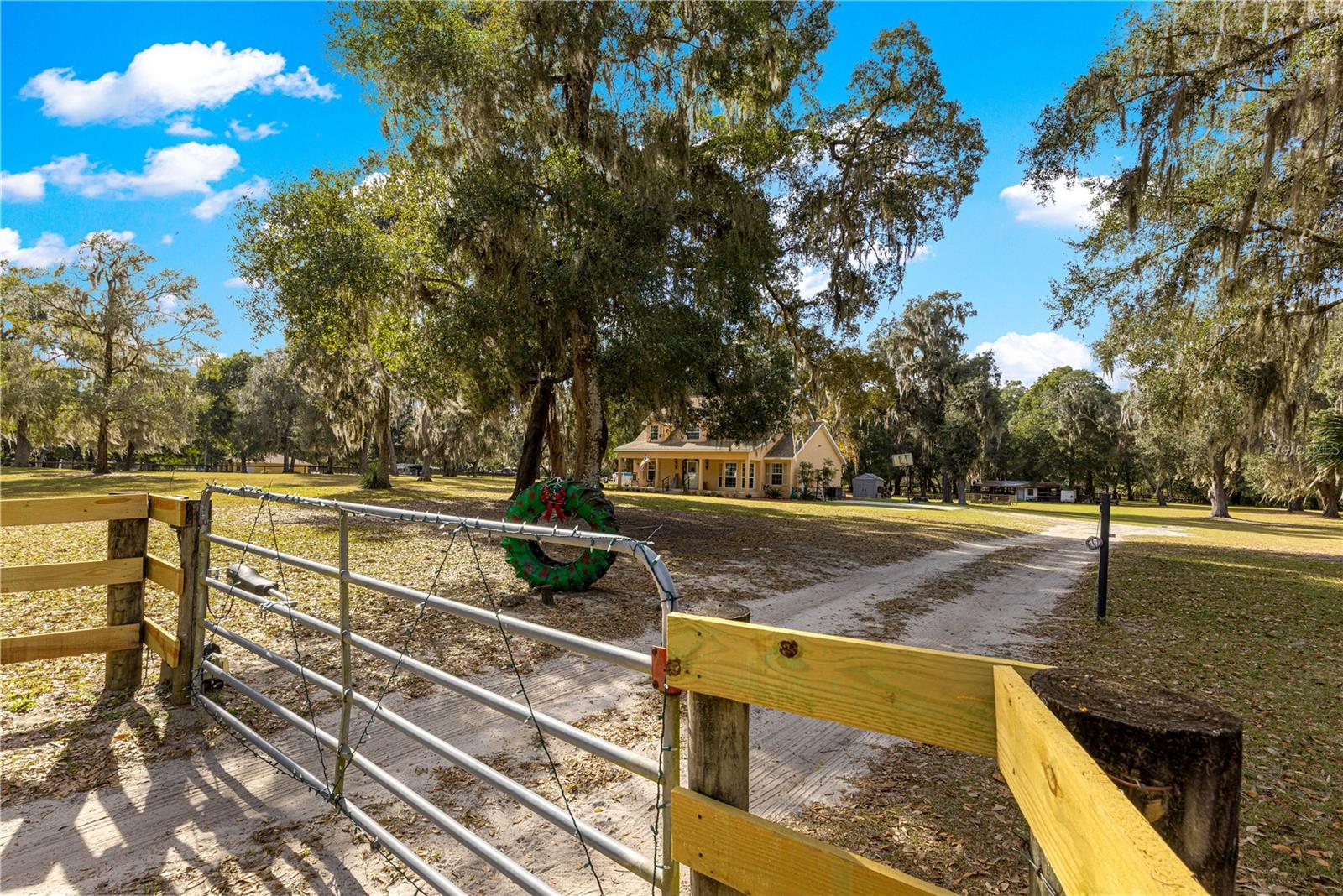 MEADOWBROOK RANCHES - Residential