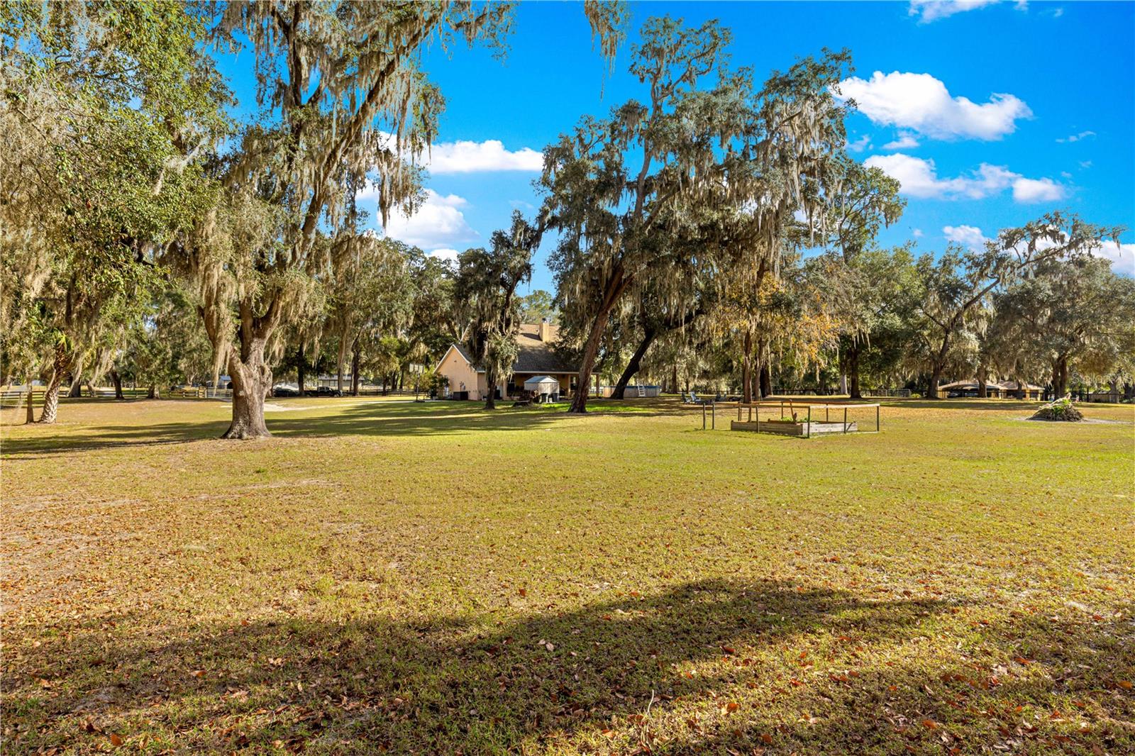 MEADOWBROOK RANCHES - Residential