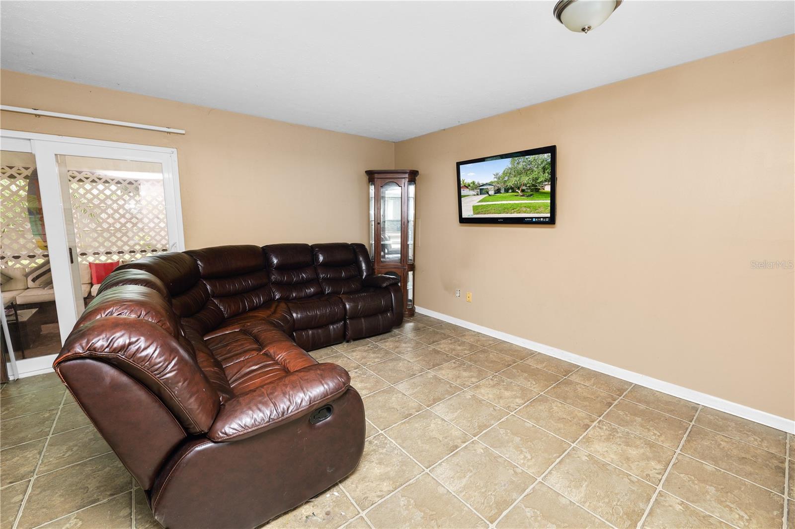 PRESIDENTIAL MANOR UNIT 2A - Residential