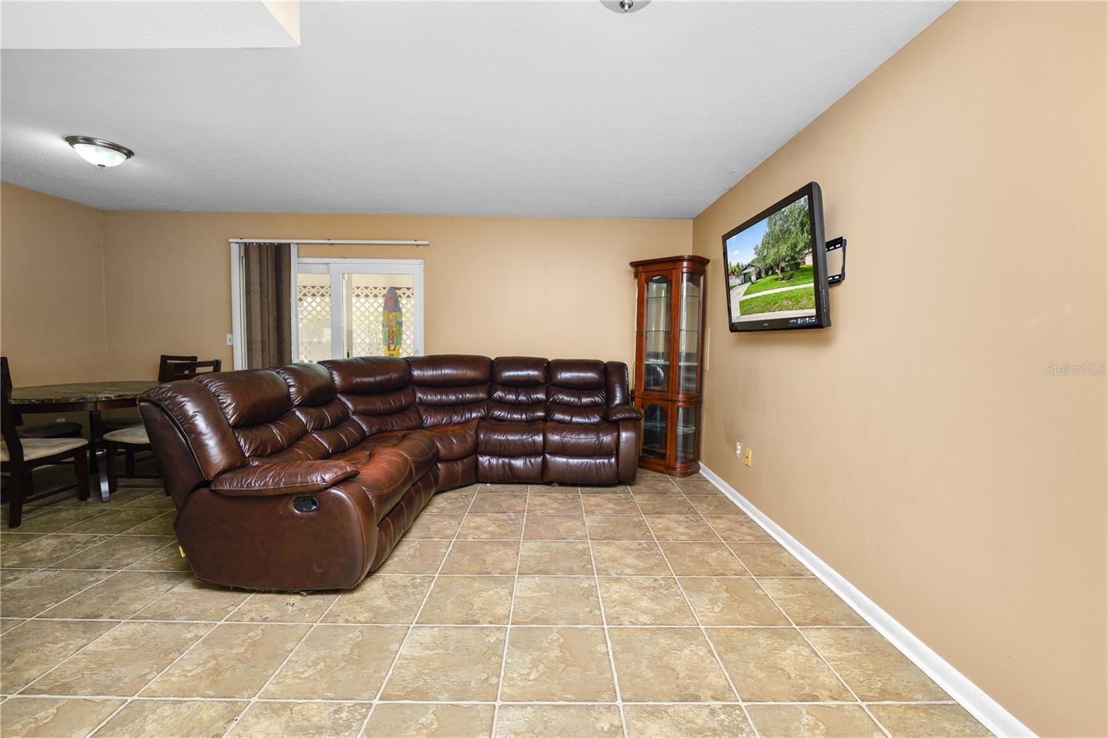 PRESIDENTIAL MANOR UNIT 2A - Residential