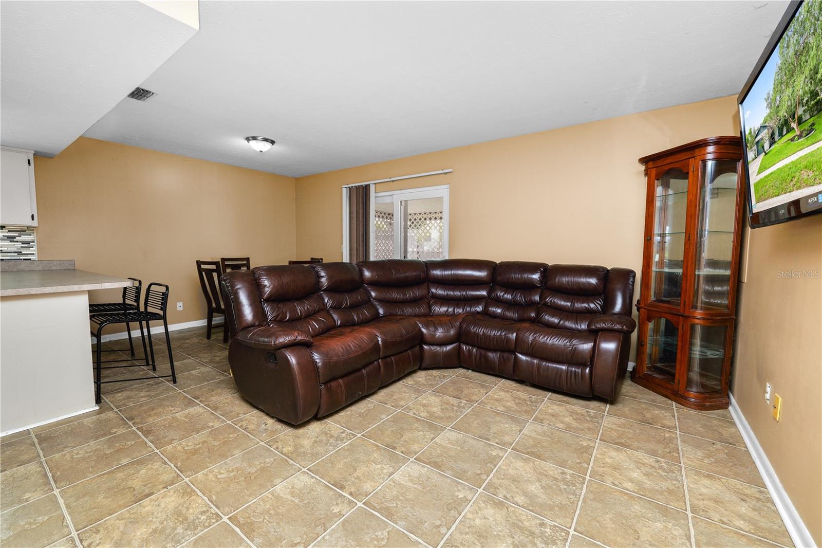 PRESIDENTIAL MANOR UNIT 2A - Residential
