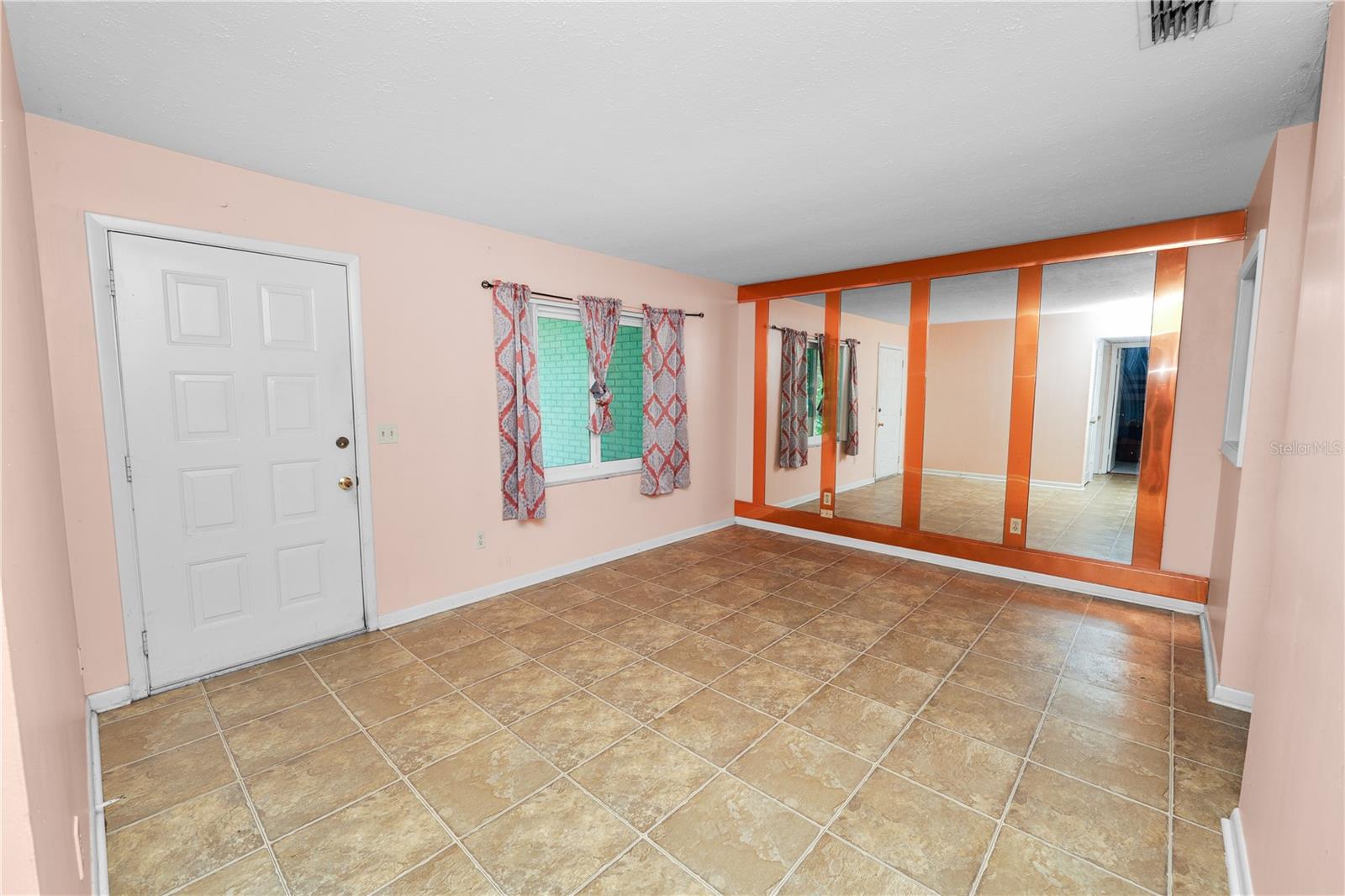 PRESIDENTIAL MANOR UNIT 2A - Residential
