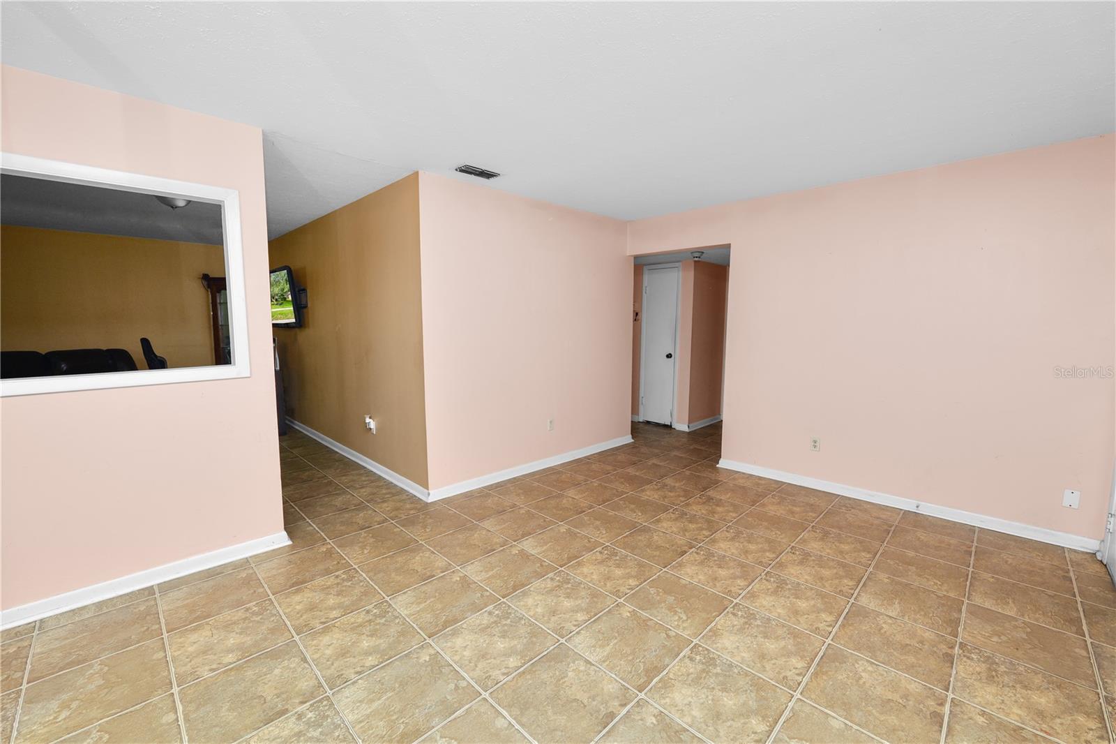 PRESIDENTIAL MANOR UNIT 2A - Residential