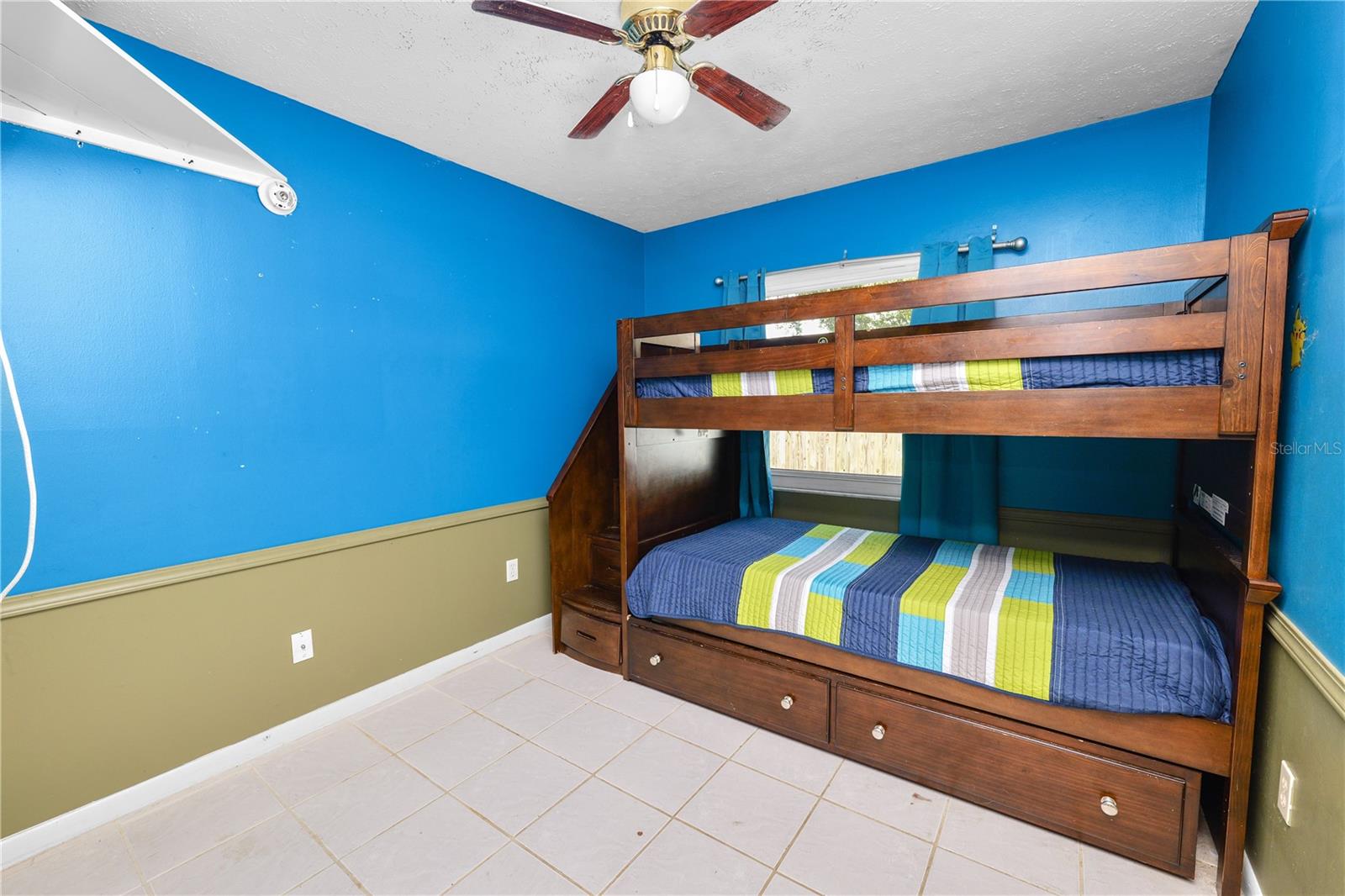 PRESIDENTIAL MANOR UNIT 2A - Residential