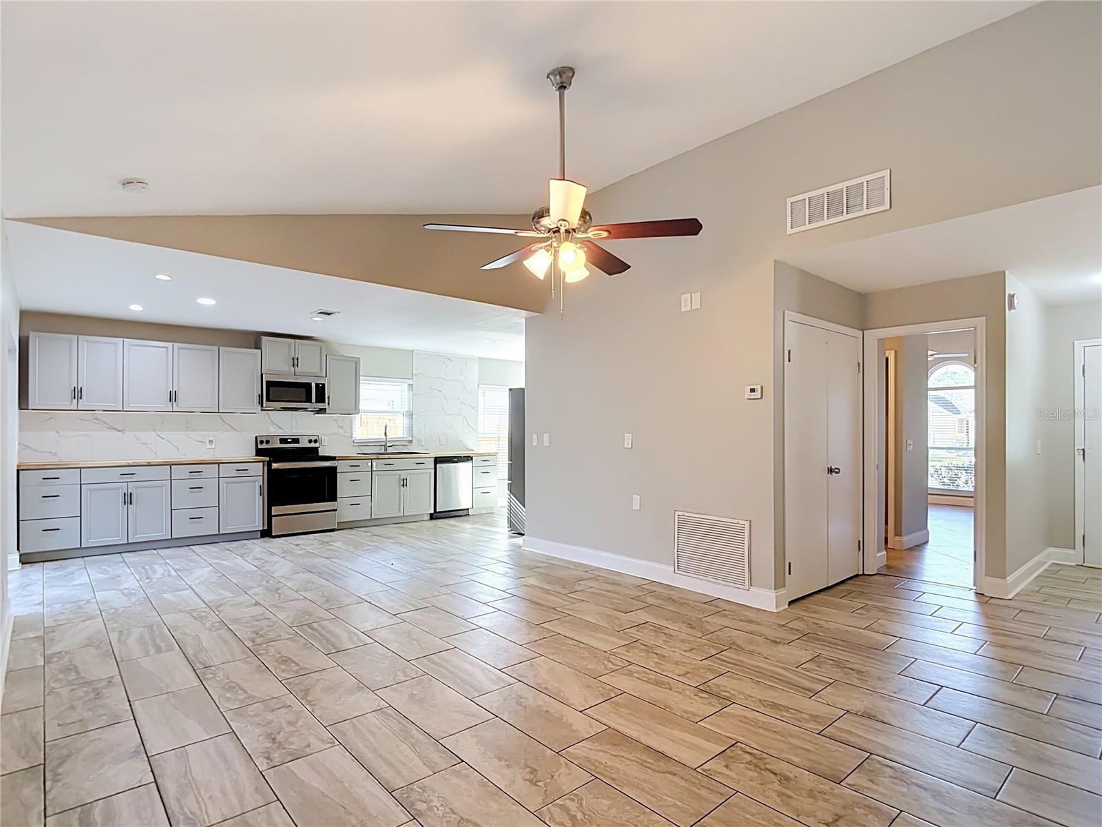 OAKDALE RIVERVIEW ESTATES UN 4 - Residential